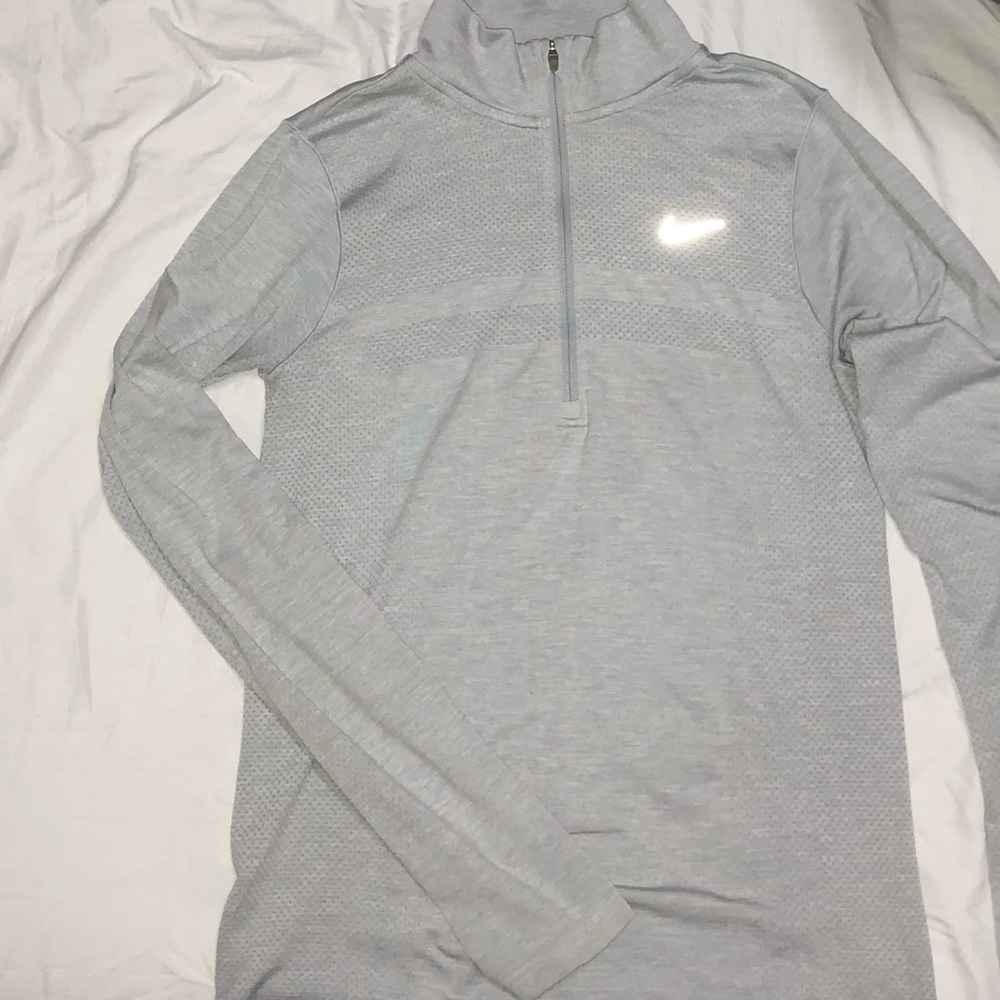 Nike sports top